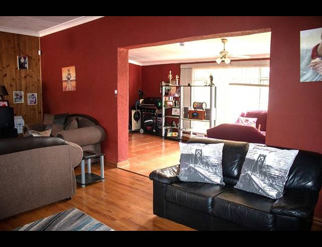 4 BEDROOM HOUSE FOR SALE IN ELSPARK